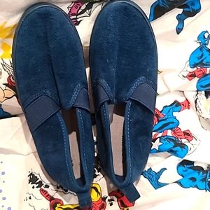 NWOT 🤸‍♂️🤸‍♀️Size 11  Velveteen/Moleskin Old Navy brand slip-on style  👞👟